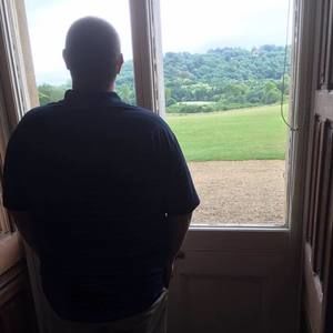 Meet your Posher, Raymond